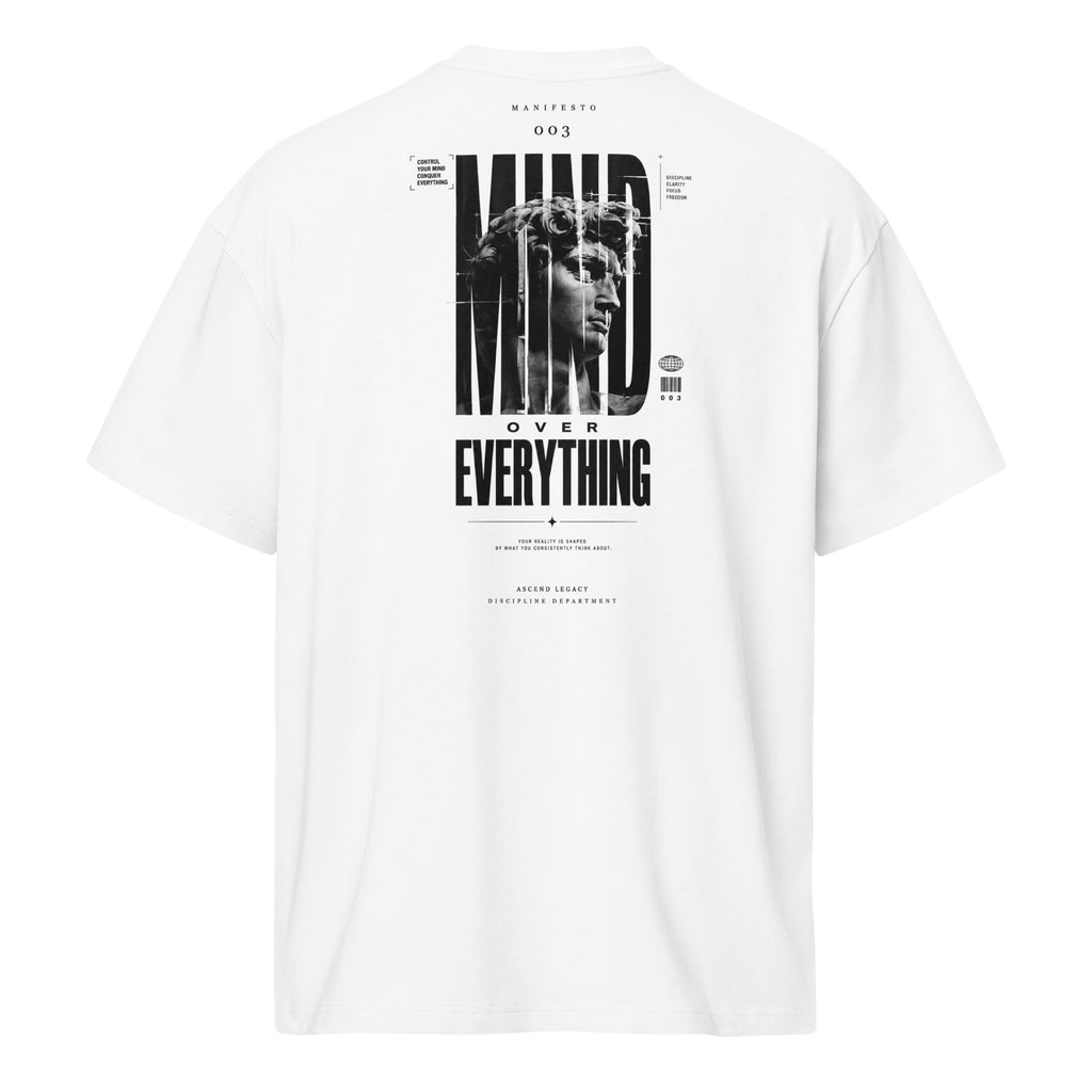 Camiseta boxy Ascend Legacy MANIFESTO 003 MIND OVER EVERYTHING para hombre, vista trasera con diseño gráfico.